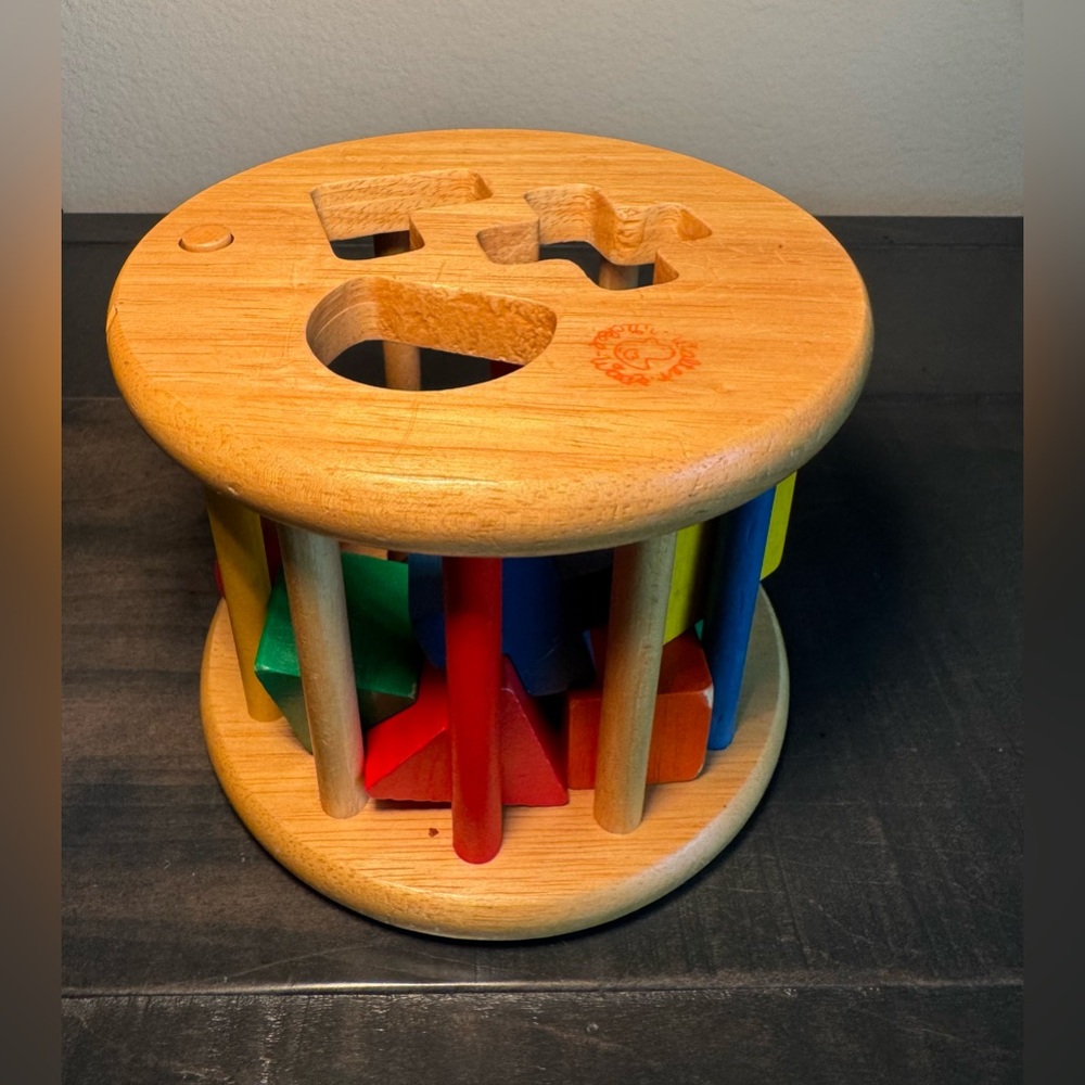Walter wooden Shape Sorter